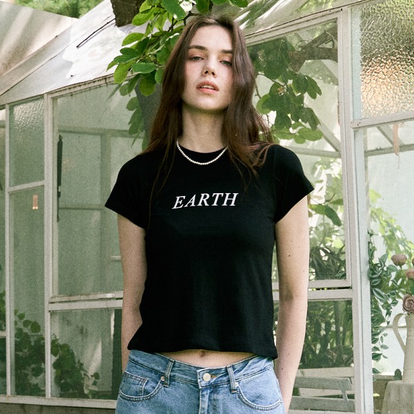 [후러브스아트]  반팔 크롭 티셔츠 EARTH 블랙